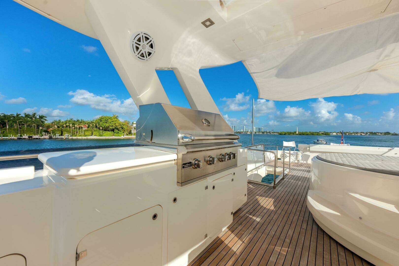 2014 Ferretti Yachts 870 - Image 10