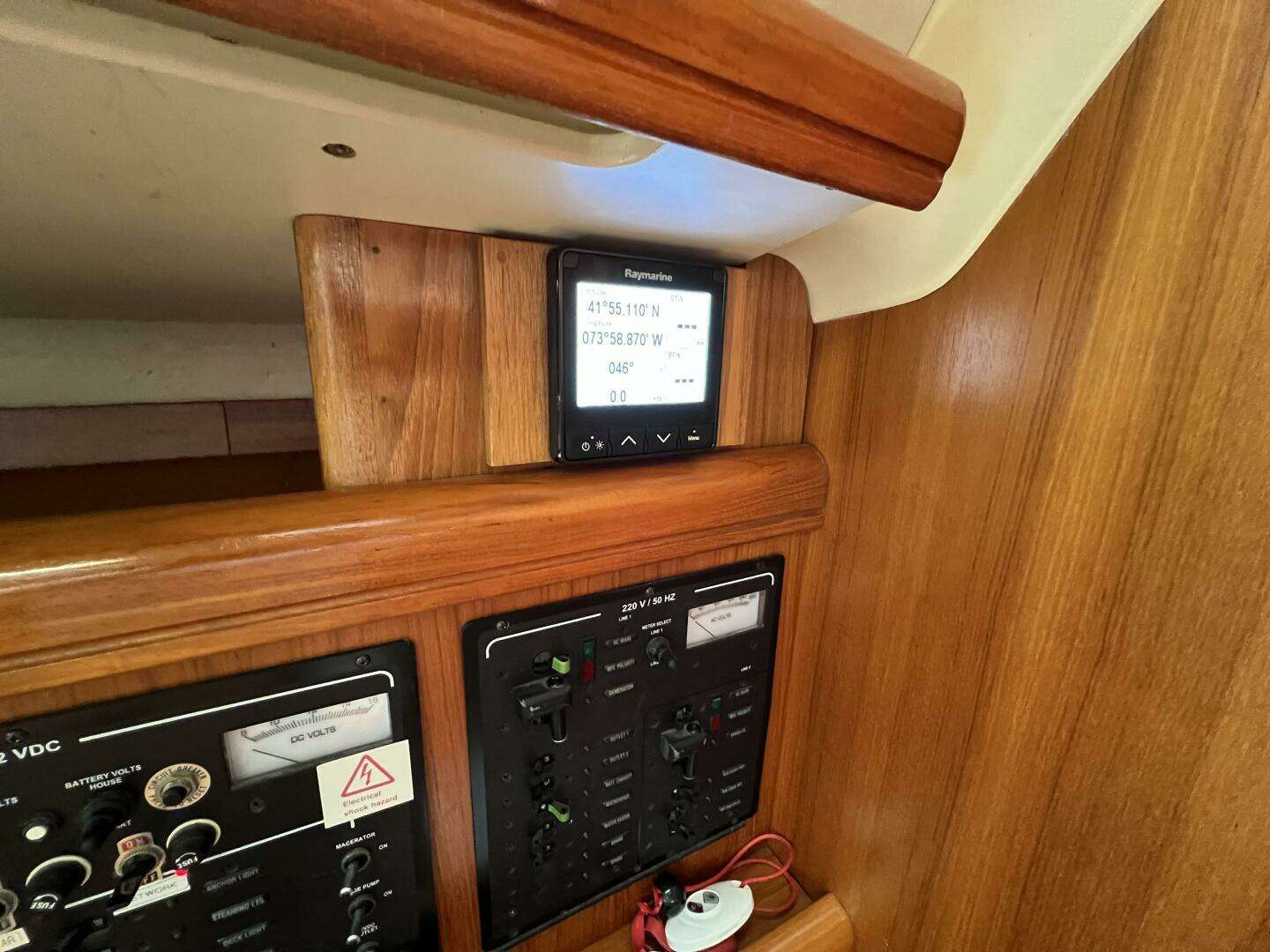 2004 Hunter 41 - Image 33