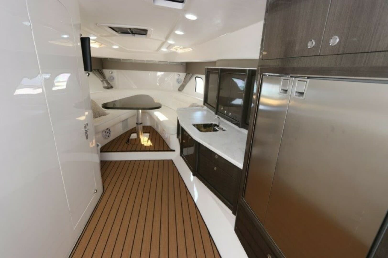 2019 Intrepid 475 Sport Yacht - Image 35