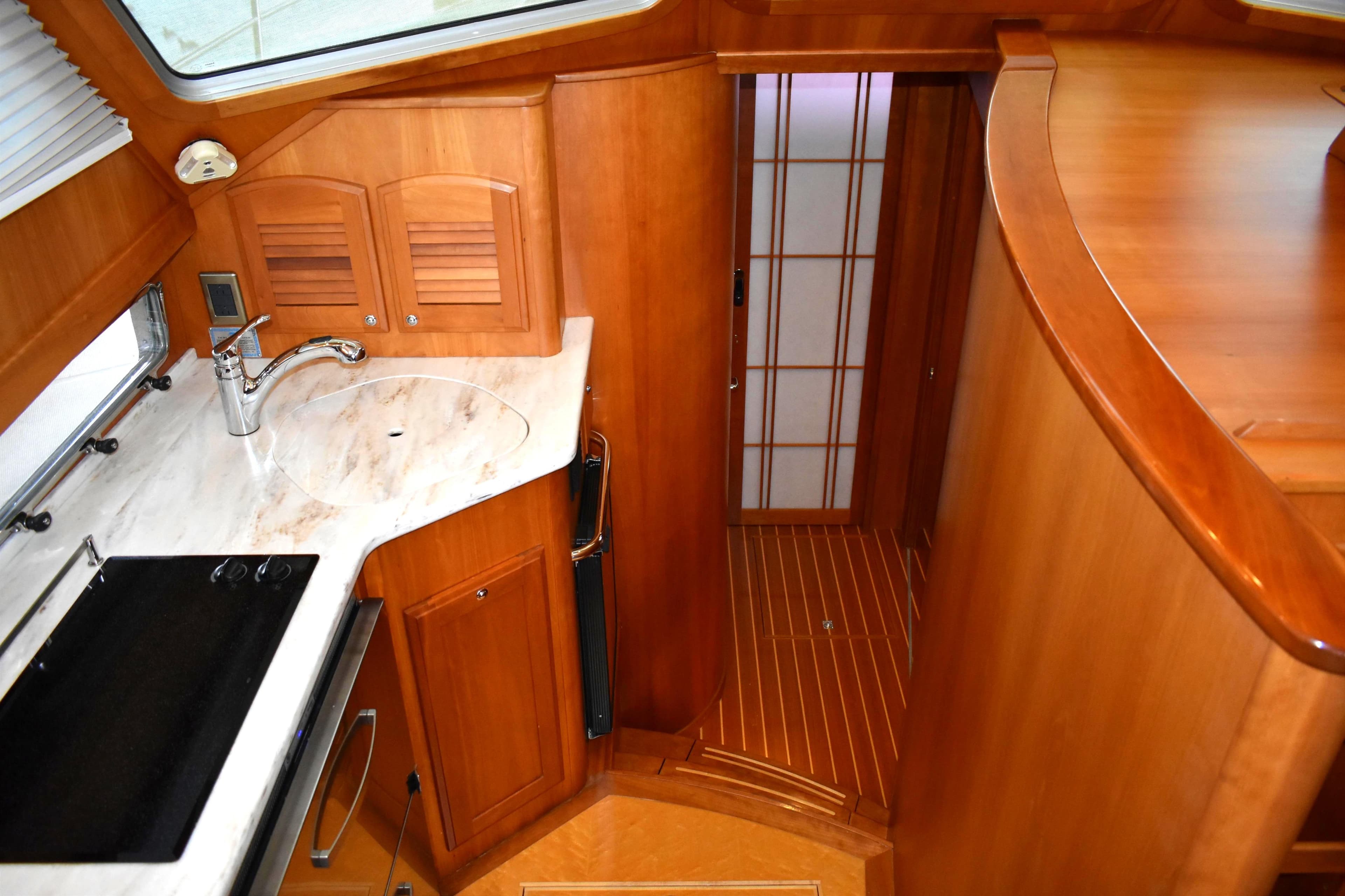 2011 Sabre 42 Salon Express - 44