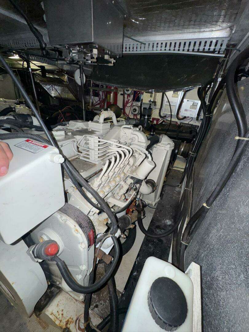 2000 Carver 506 Motor Yacht - Image 33