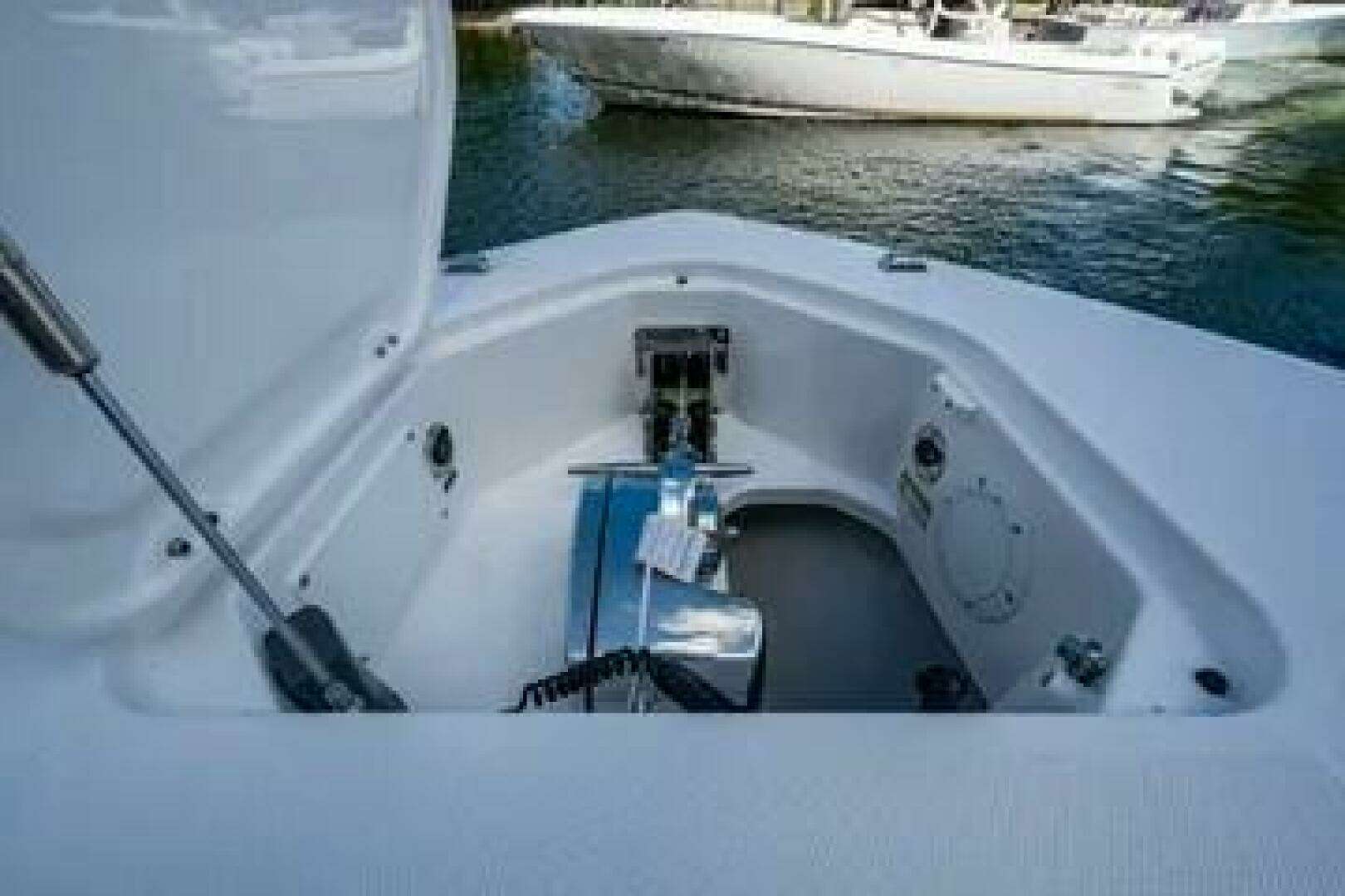 2020 Everglades 395 Center Console - Image 5