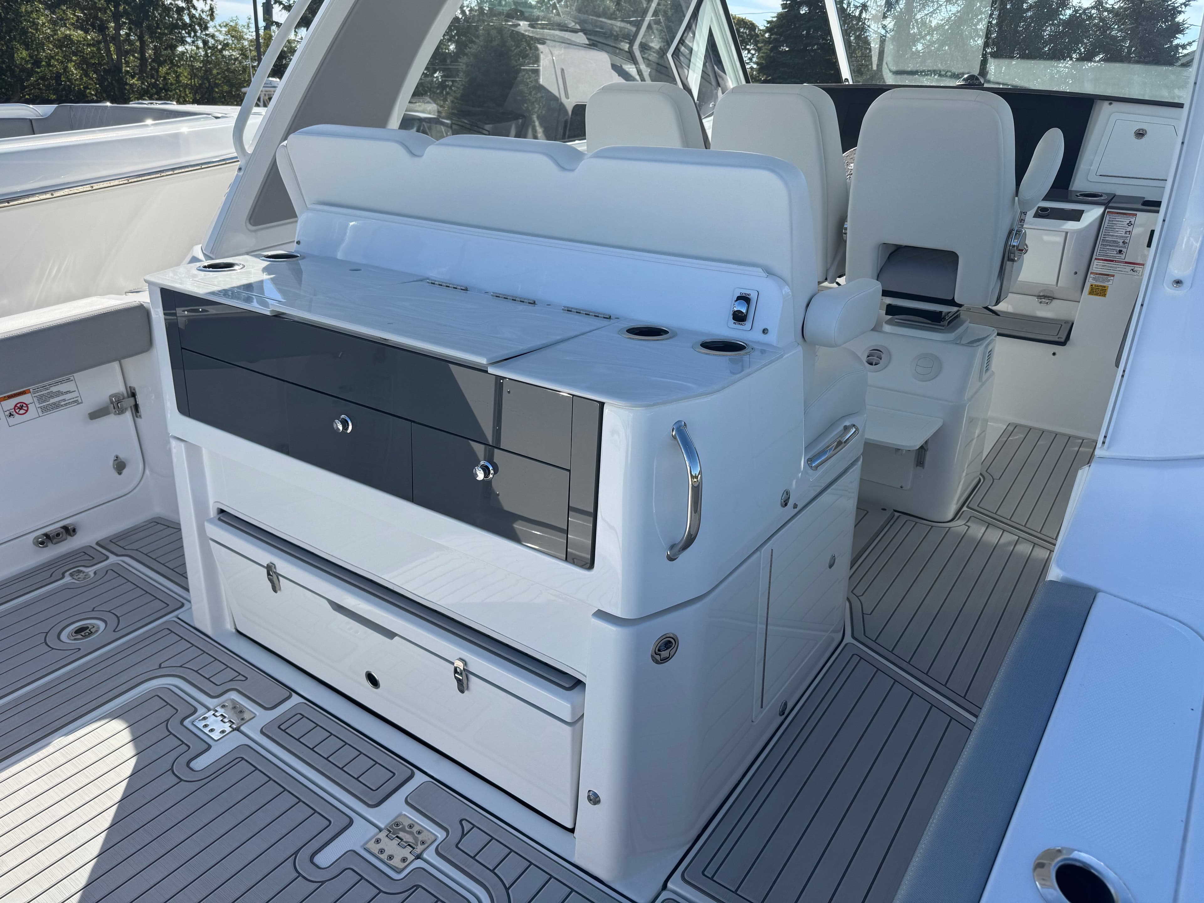 2026 Everglades 367CX - 28