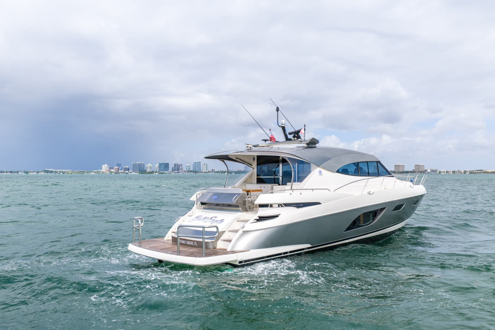 2024 Riviera 6000 SPORT YACHT - Image 9