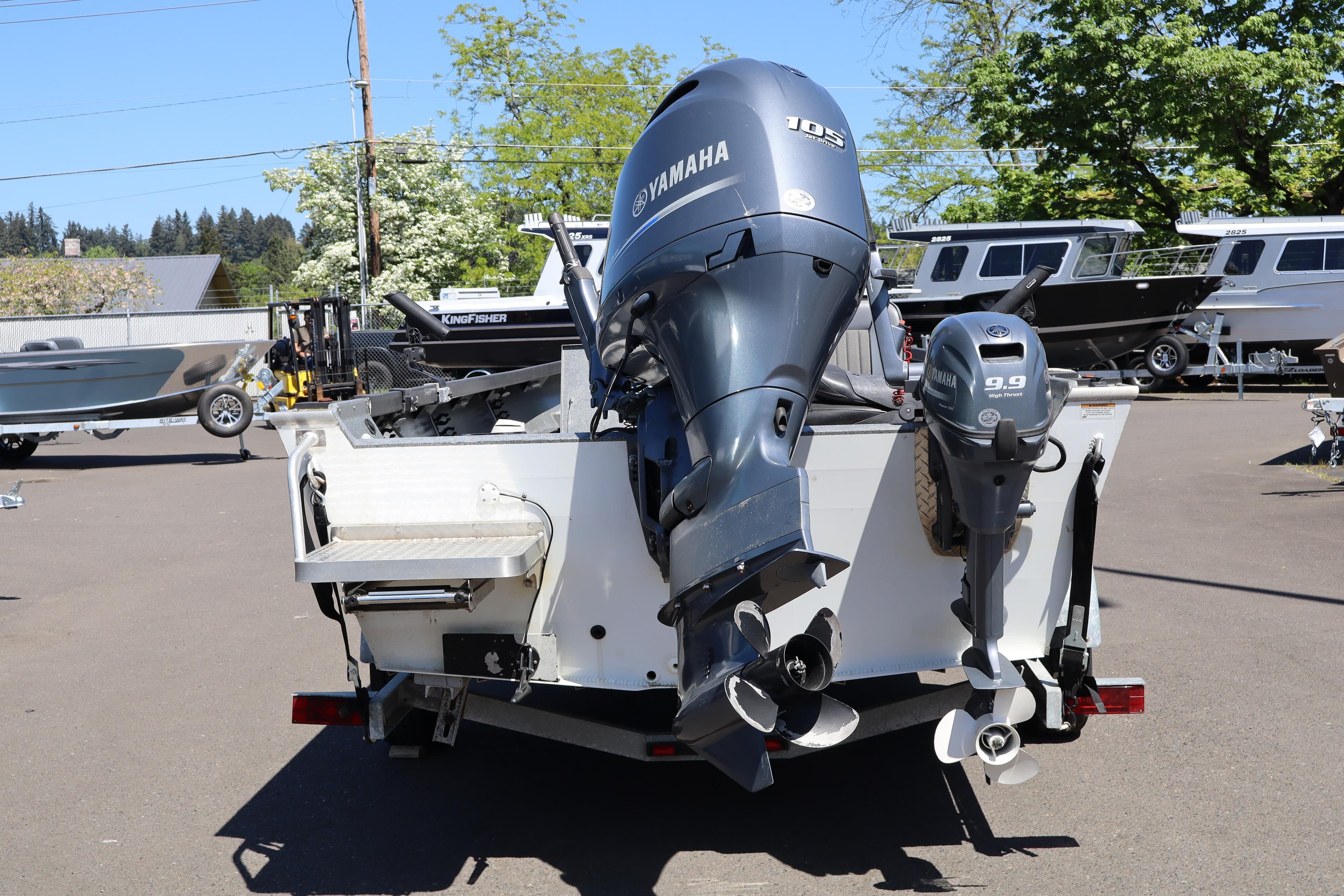 2017 Alumaweld Super Vee LT 20 boat with Yamaha outboard motors displayed outdoors.