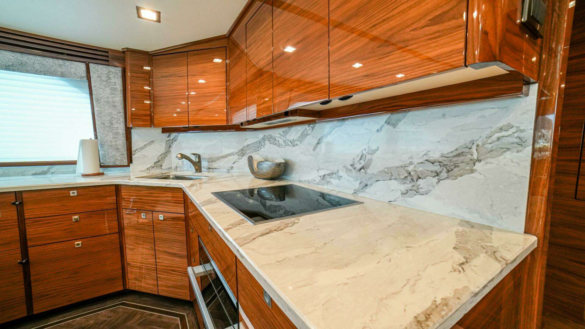 2023 Viking 72 Convertible - Image 41