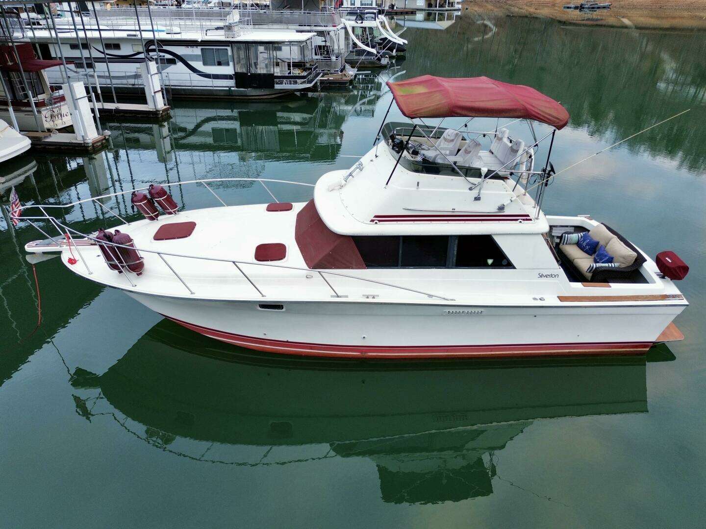 1979 Silverton 34 Convertible - Image 12