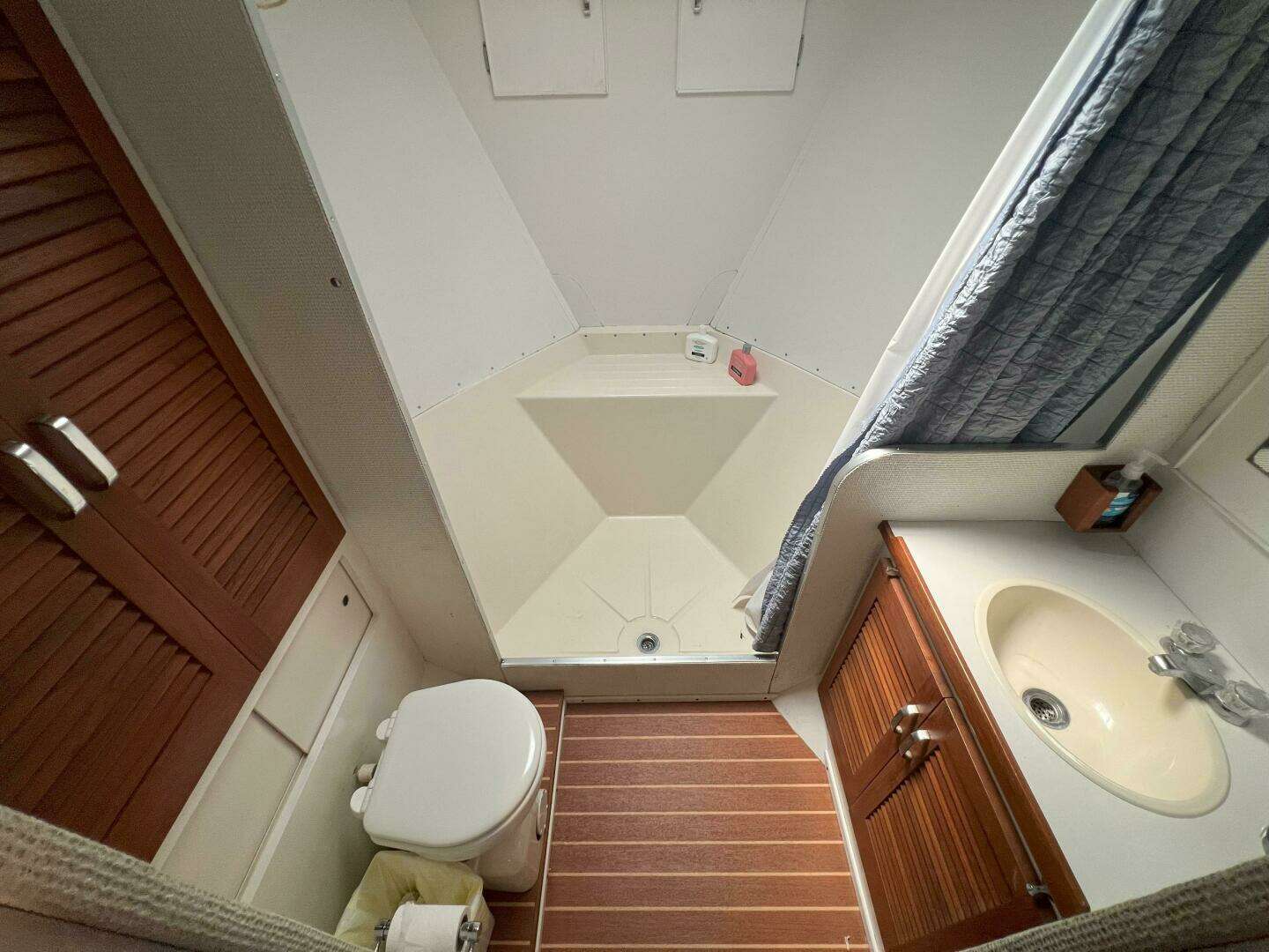 1978 Chris-Craft 410 Motor Yacht - Image 20