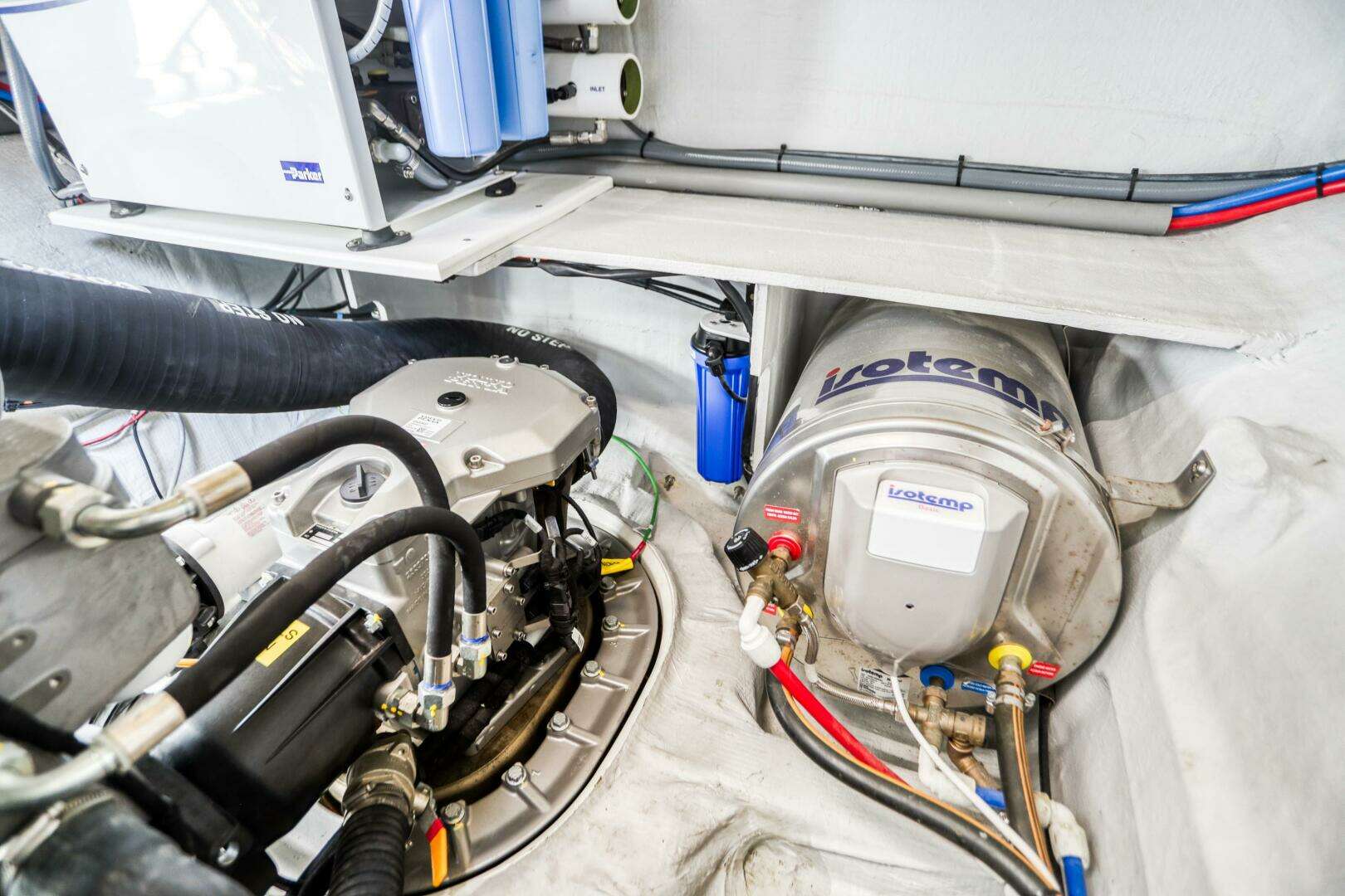 2022 Fountaine Pajot MY6 - Image 60