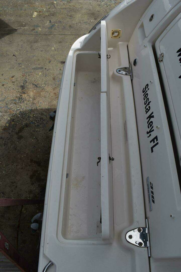 2011 Sea Ray 310 Sundancer - Image 9