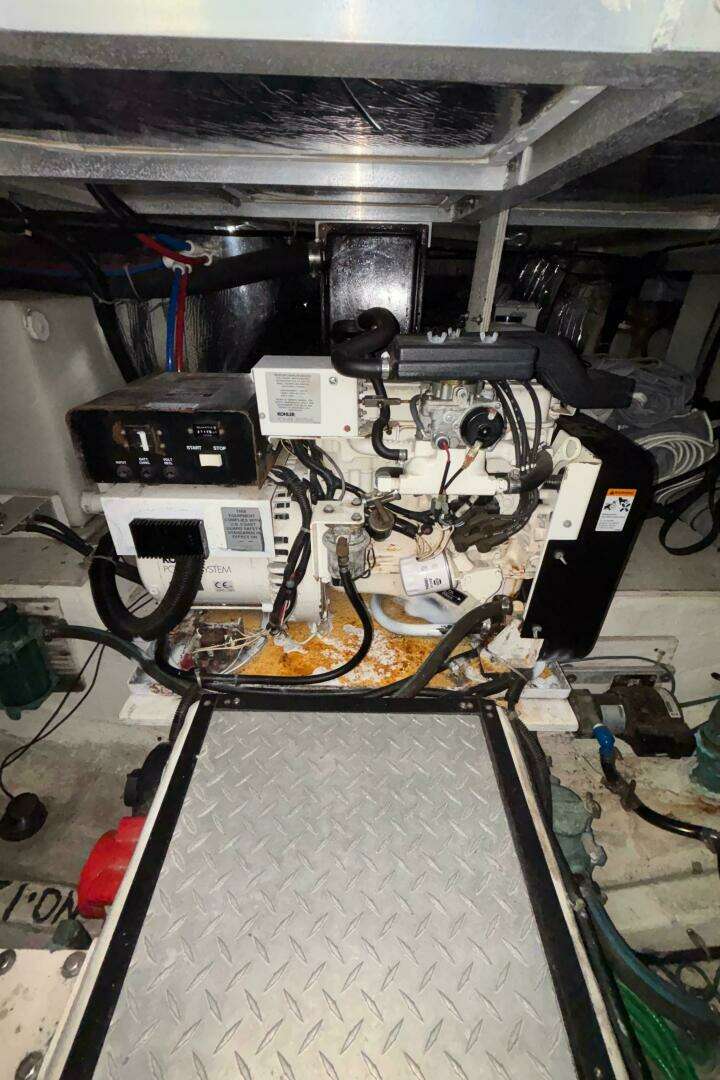 2001 Carver 396 Aft Cabin MY - Image 89