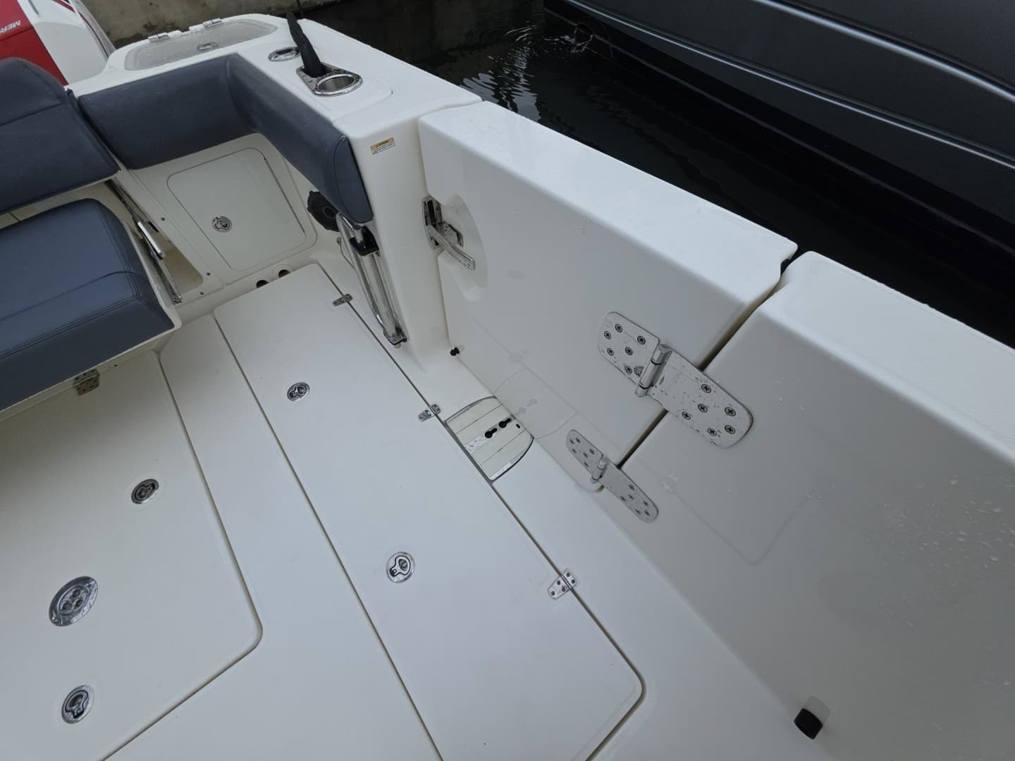 2021 Boston Whaler 420 Outrage - Image 47