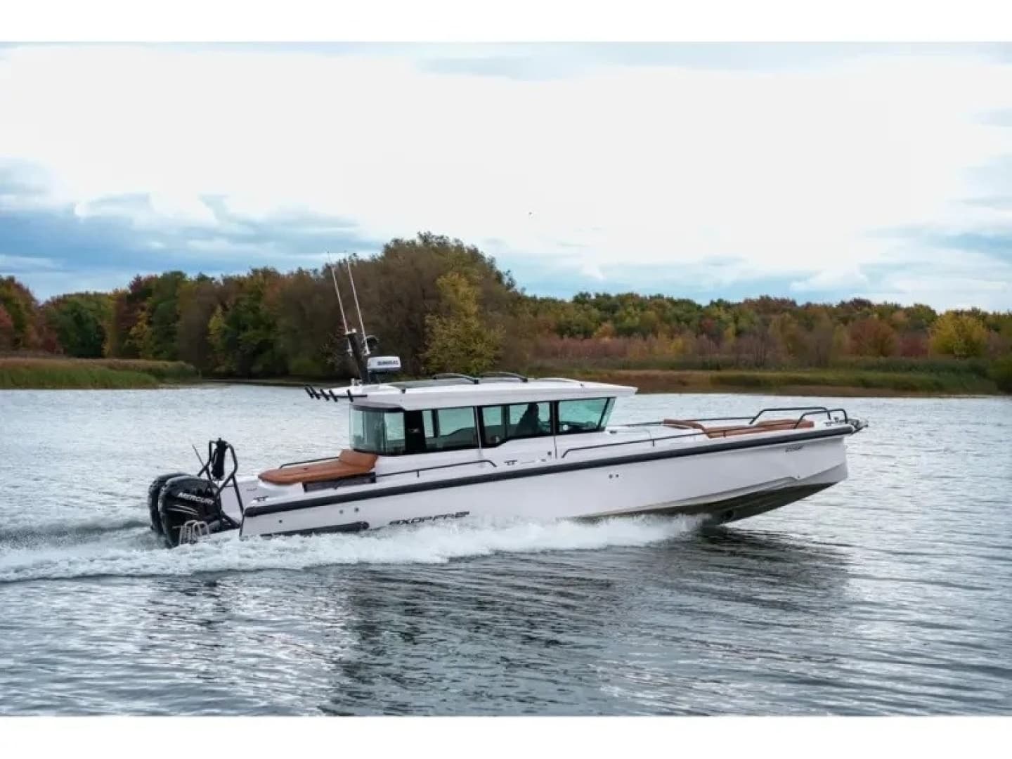2022 Axopar 37 XC CROSS CABIN - Image 3