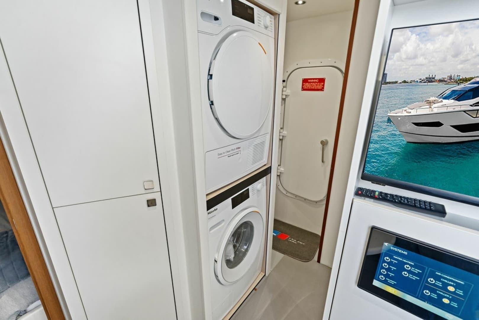 2026 Sunseeker 88 Yacht - Image 103