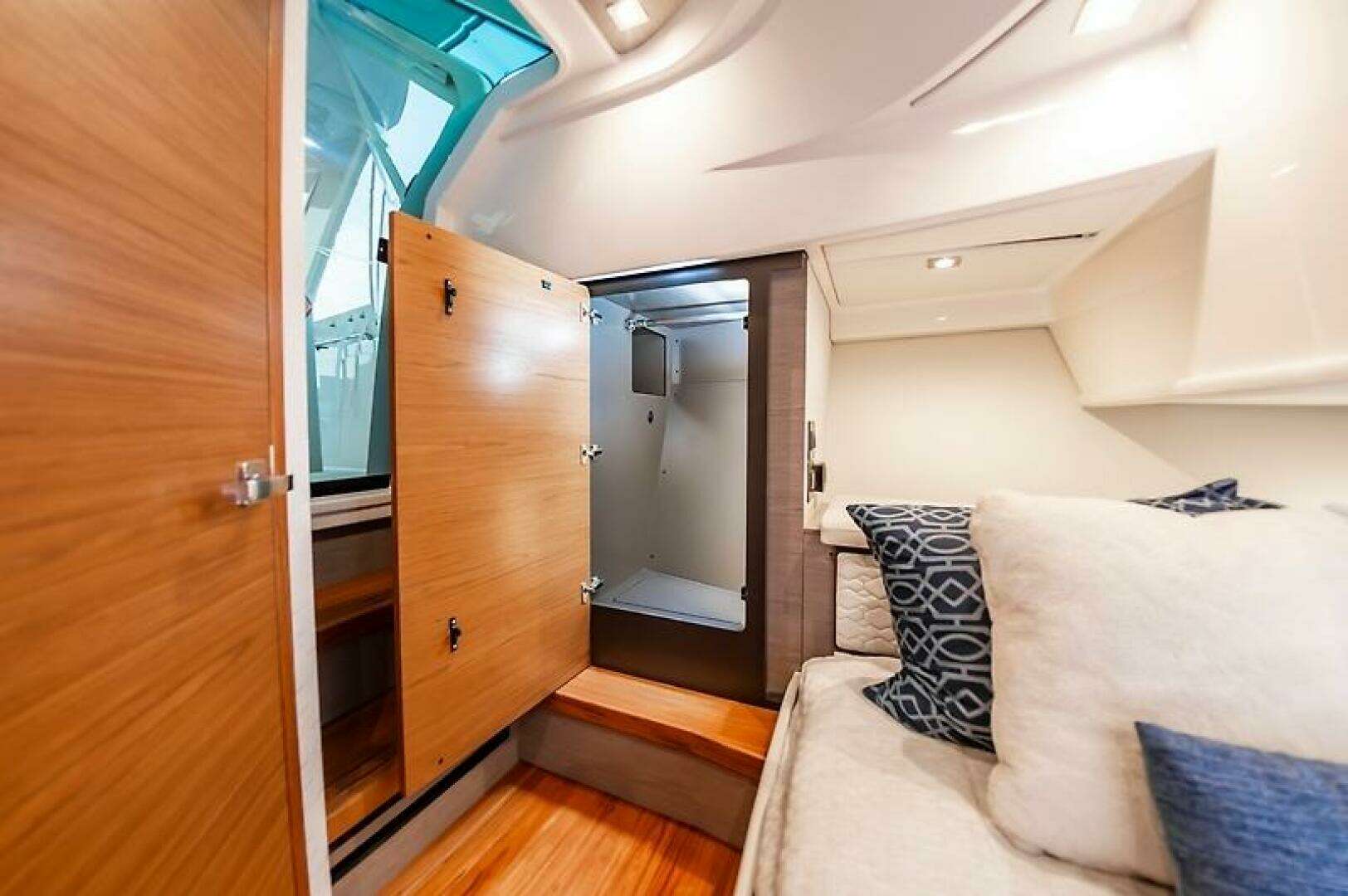 2023 Tiara Yachts 38 LS - Image 37
