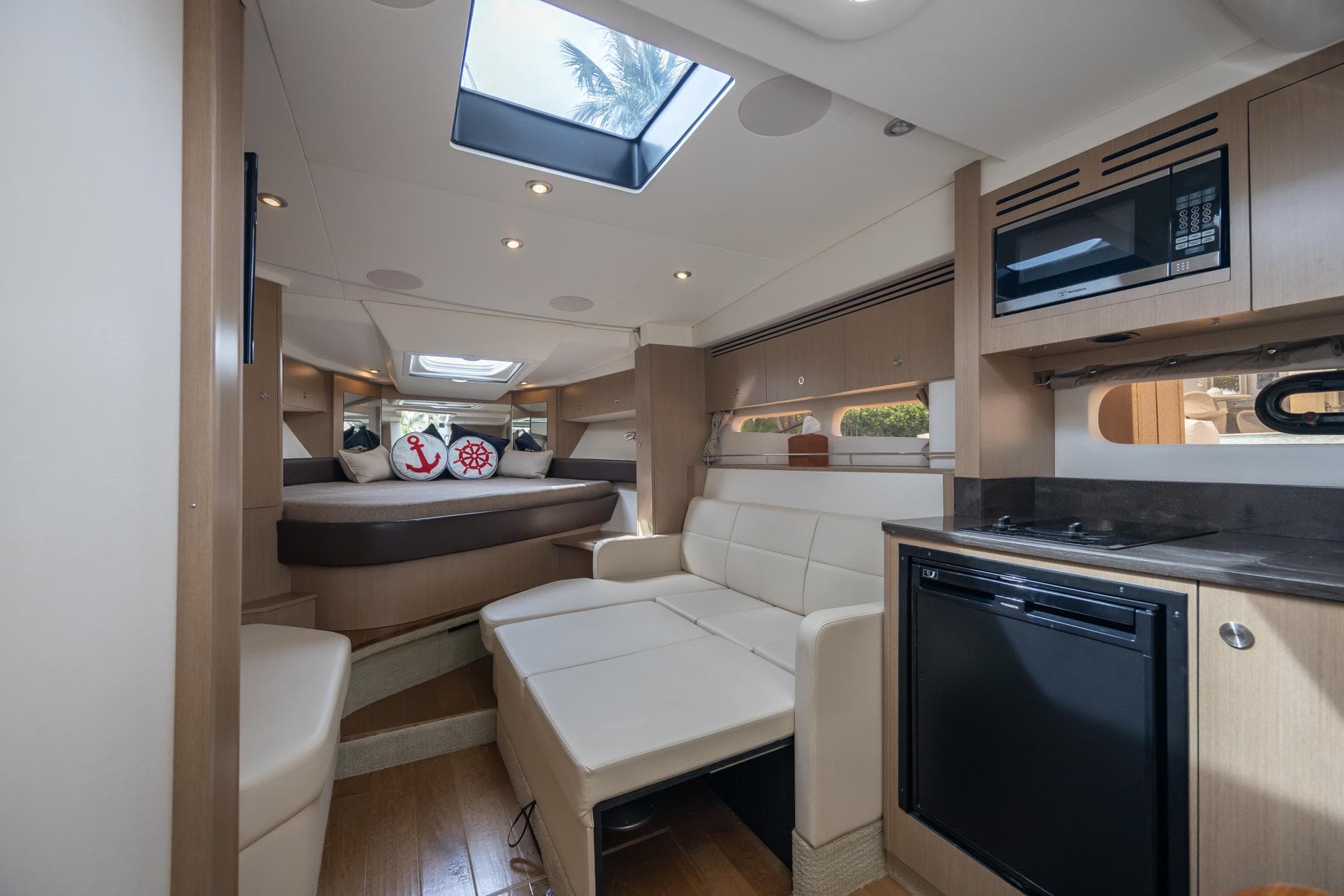 2019 Sea Ray Sundancer 350 Coupe - 61
