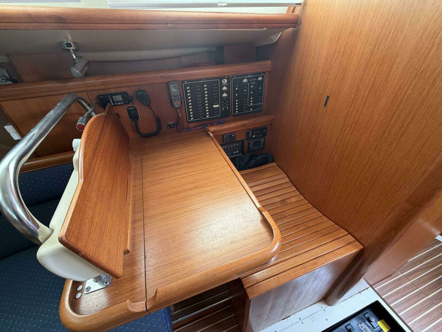 2003 Hunter — - Image 20