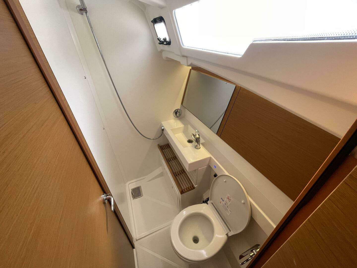 2022 Jeanneau Sun Odyssey 490 - Image 29