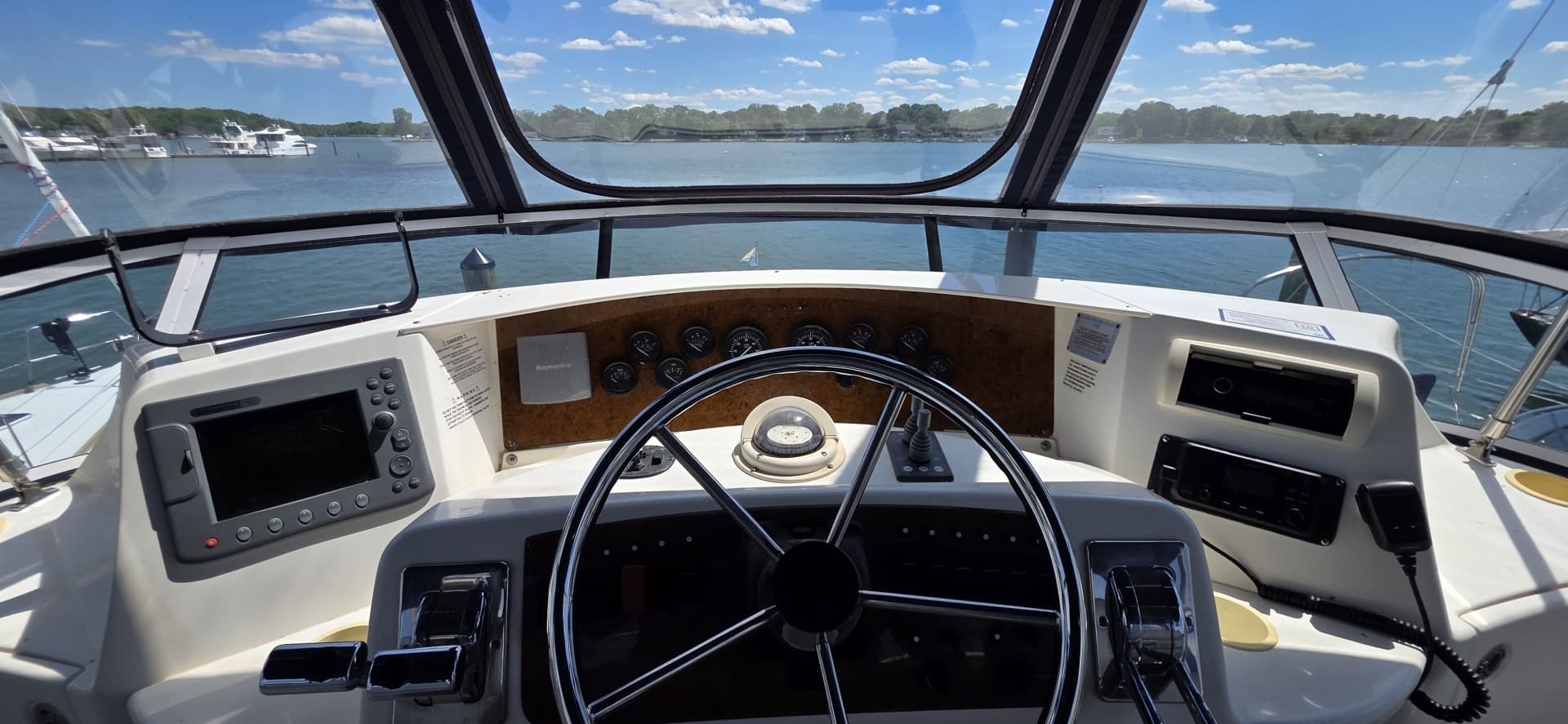 2006 Silverton 38 Sport Bridge - Image 12