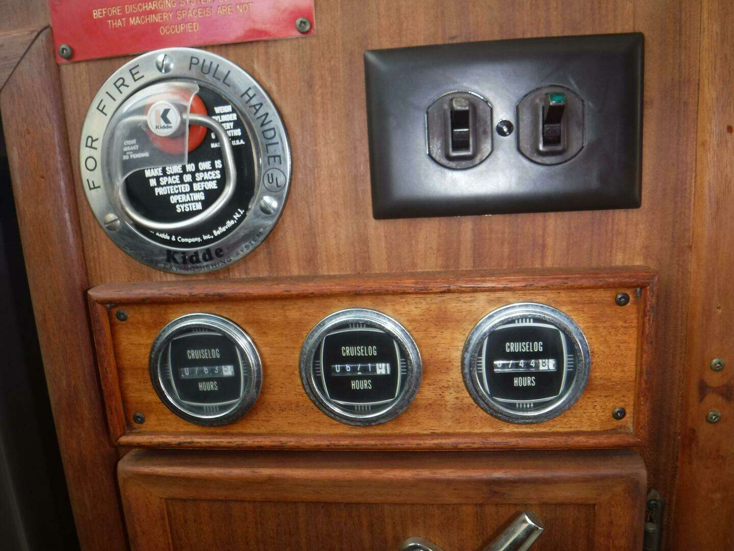 1979 Hatteras 46 Convertible - Image 7