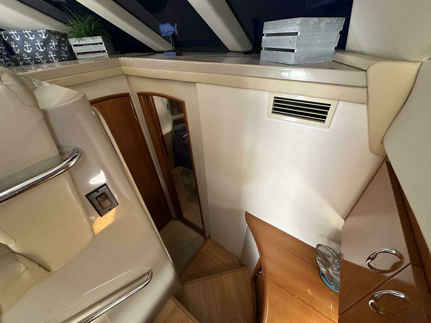 2005 Carver 36 SS - Image 38