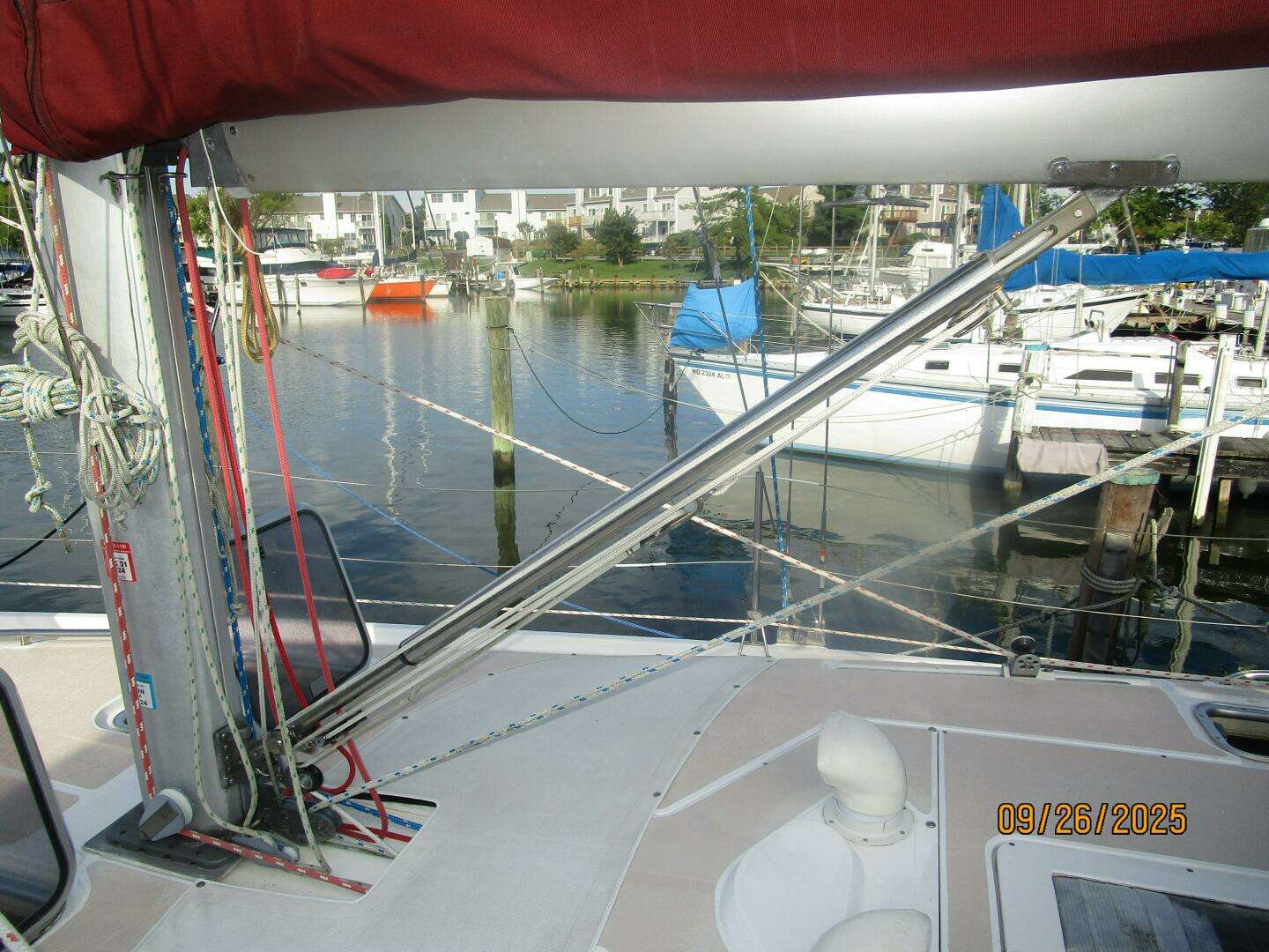 1998 Hunter 376 - Image 22
