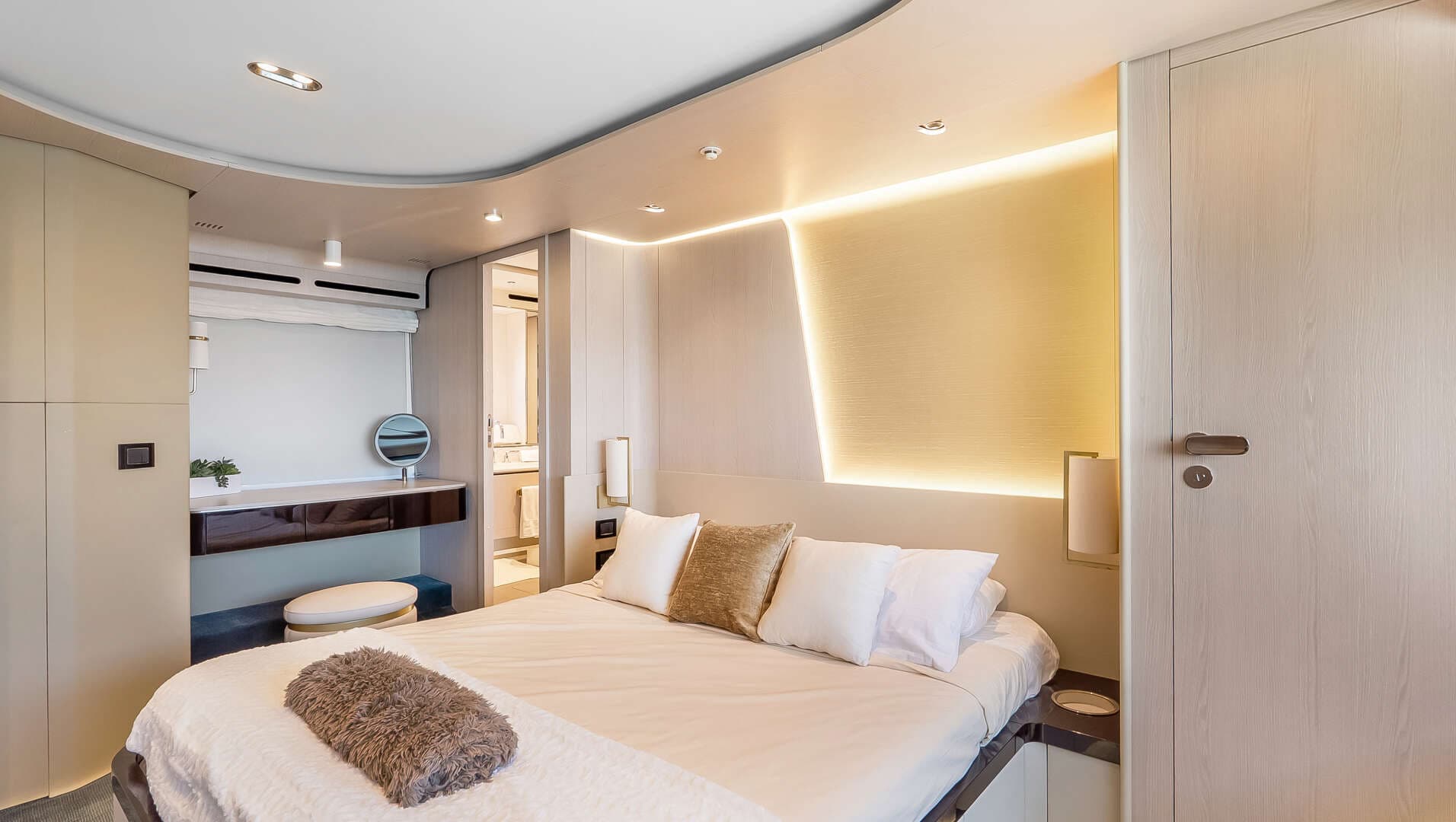 2025 Azimut 78 FLY - Image 22