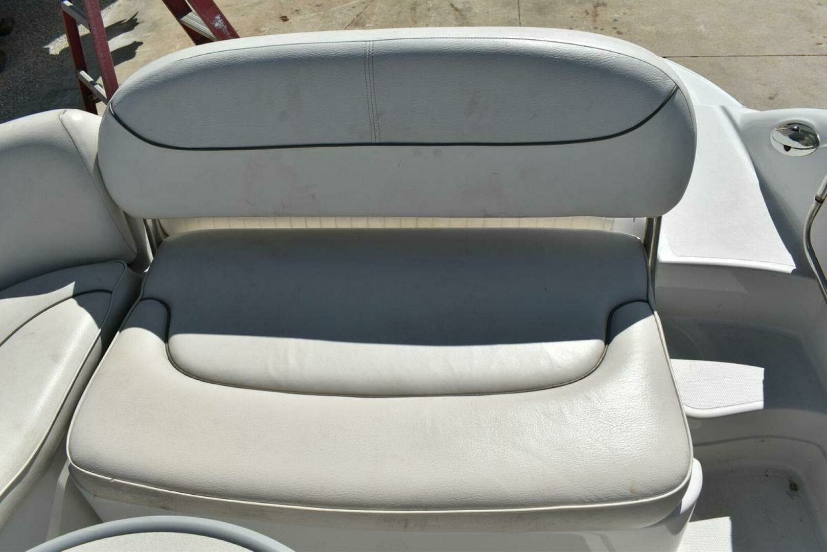 2005 Crownline 275 CCR - Image 13