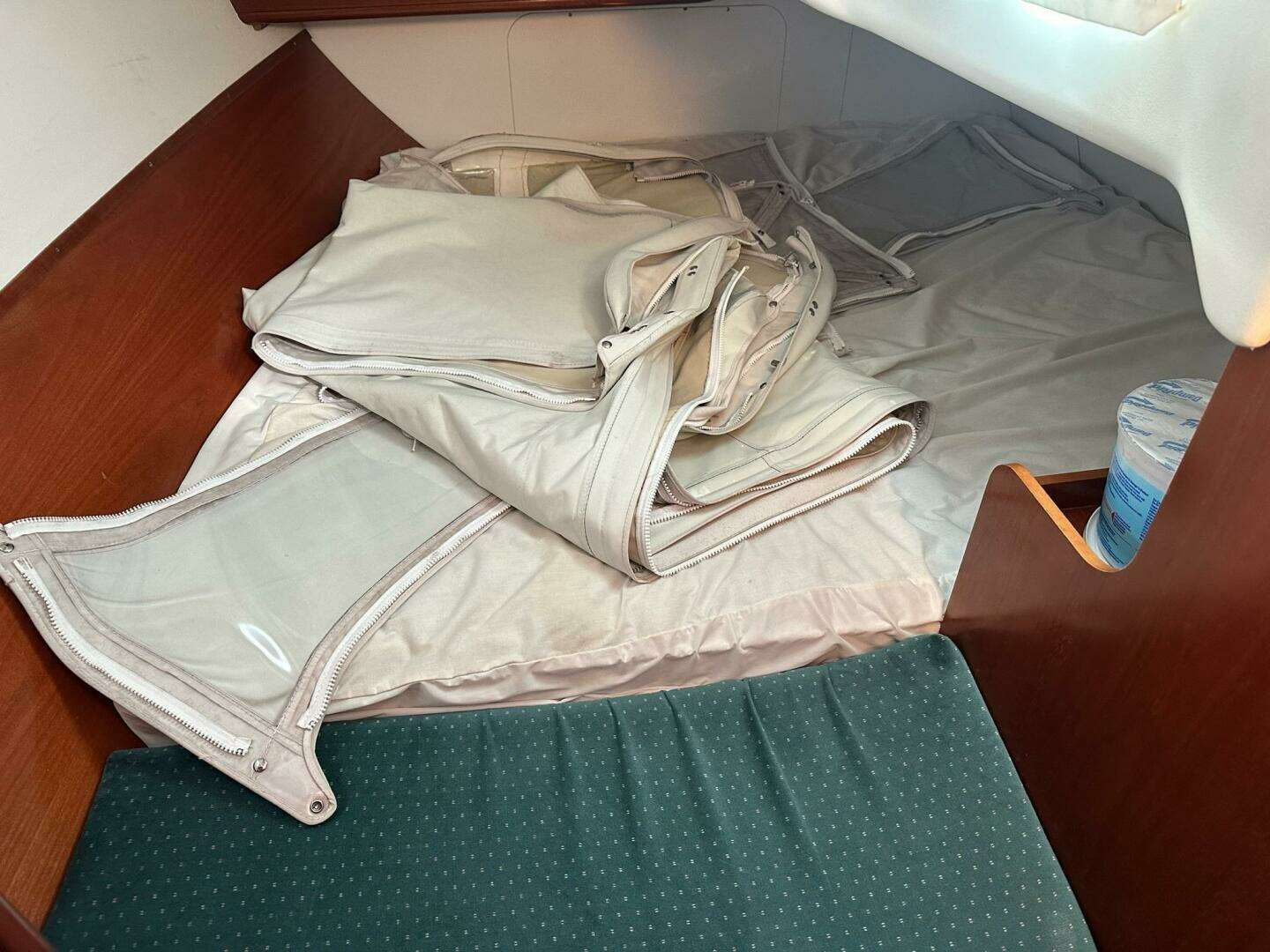 2000 Beneteau 331 - Image 34