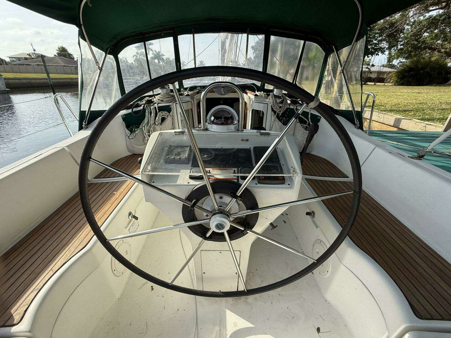 1998 Beneteau OCEANIS 352 - Image 12