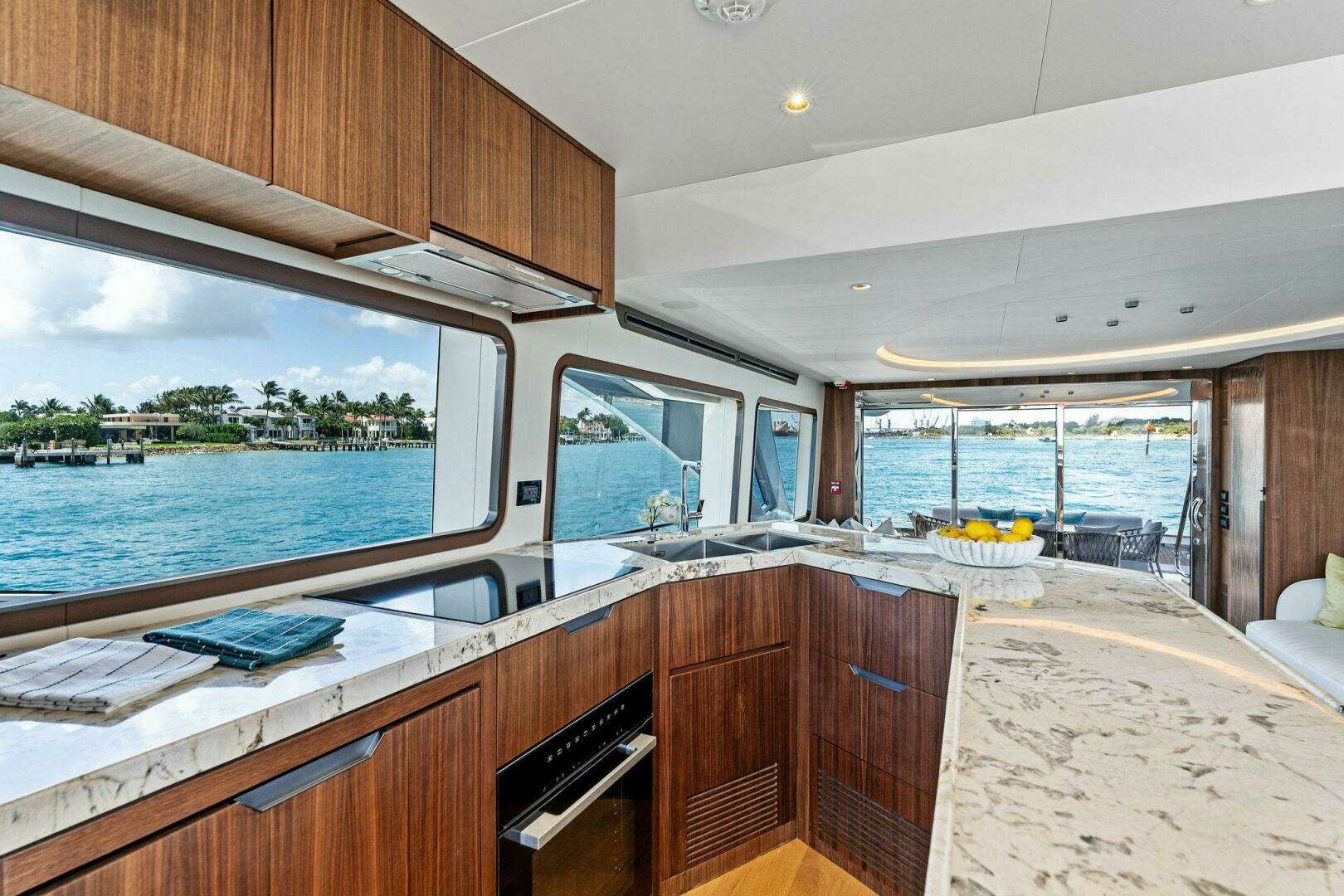 2027 Aquitalia Yachts Flybridge - Image 18