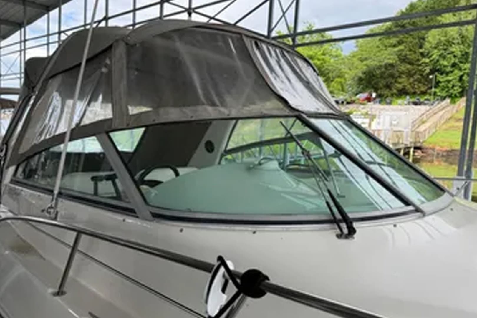2001 Monterey 322 Cruiser - Image 7