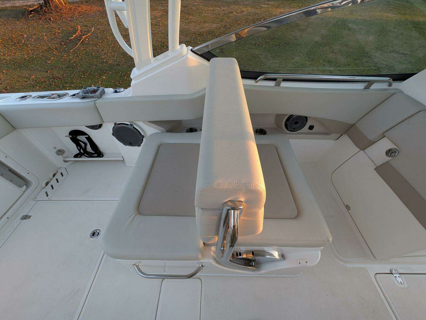 2023 Boston Whaler 240 Vantage - Image 51