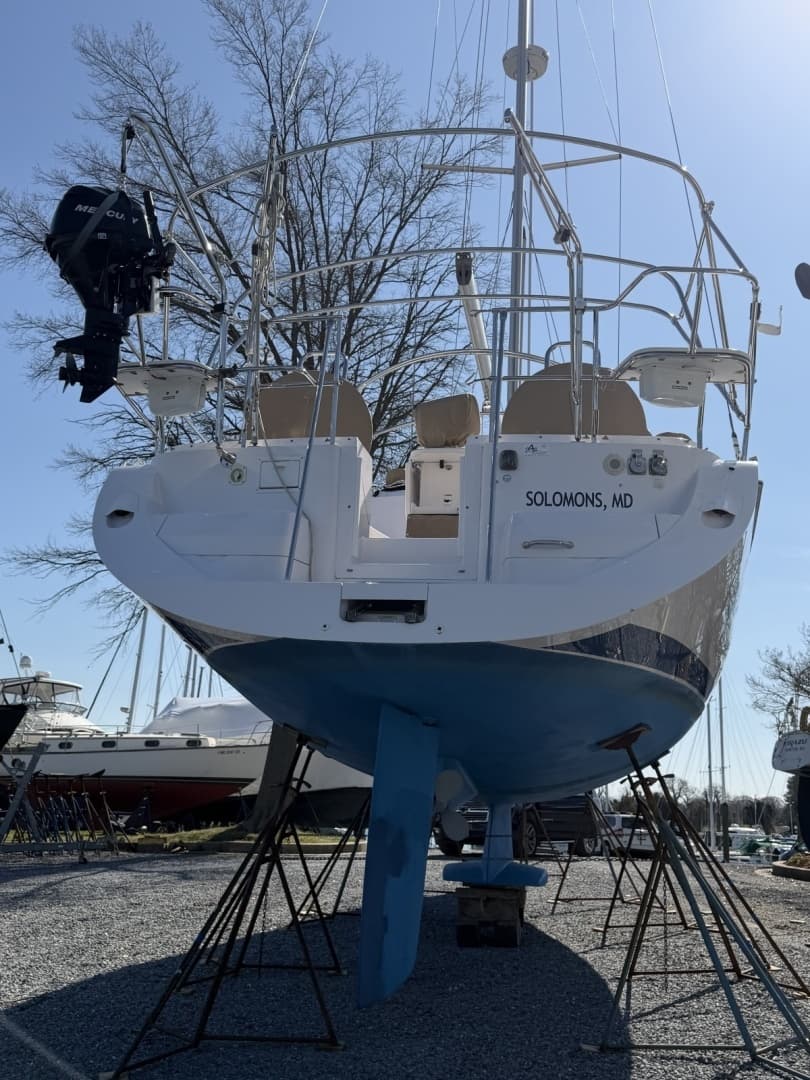 2016 Catalina 445 - Image 35