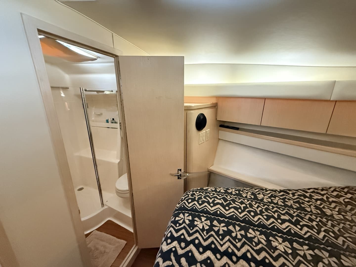 1995 Tiara Yachts 4000 Express - Image 34