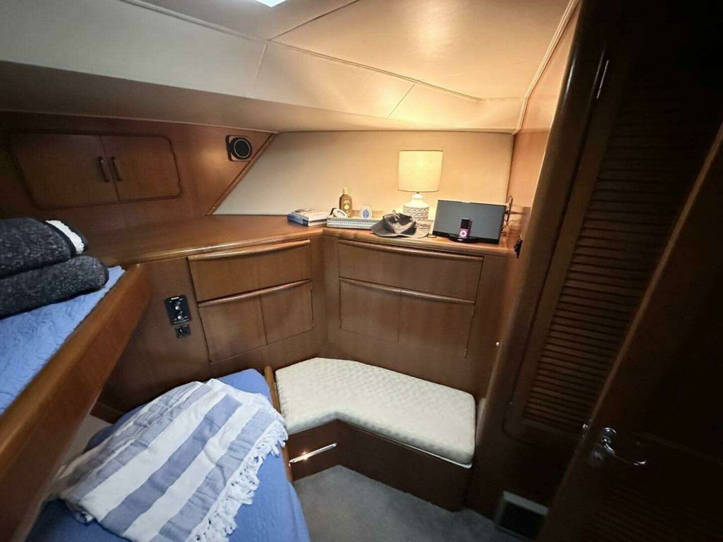 1989 Viking 44 Motor Yacht - Image 23