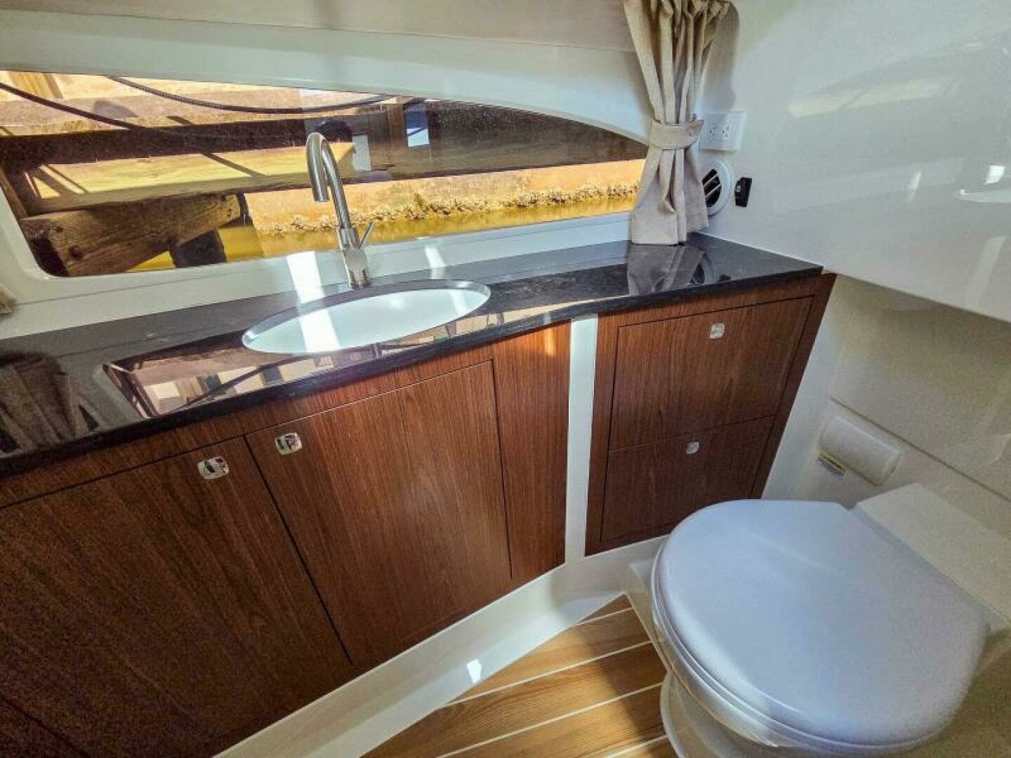 2026 Marex 330 Scandinavia - Image 43