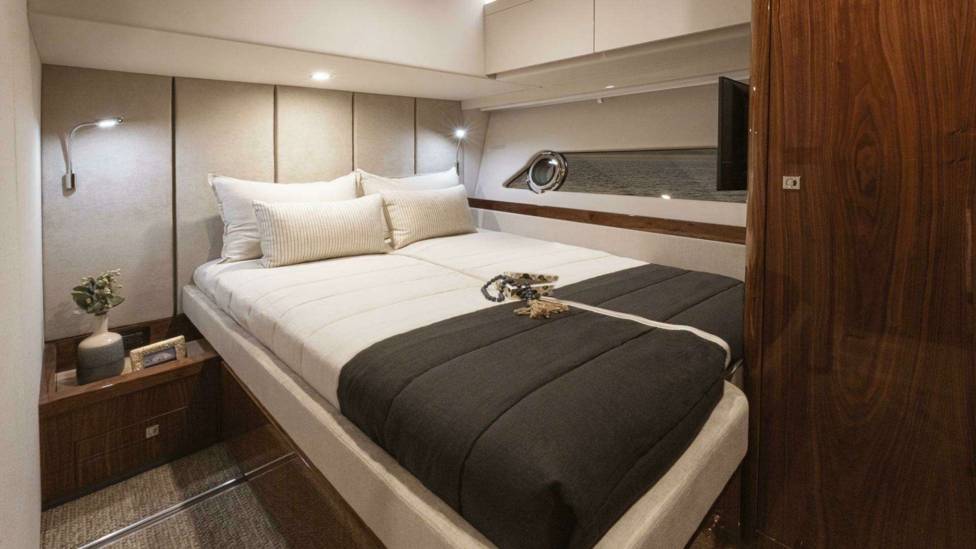 2026 Riviera 72 Sports Motor Yacht Series II - Image 22