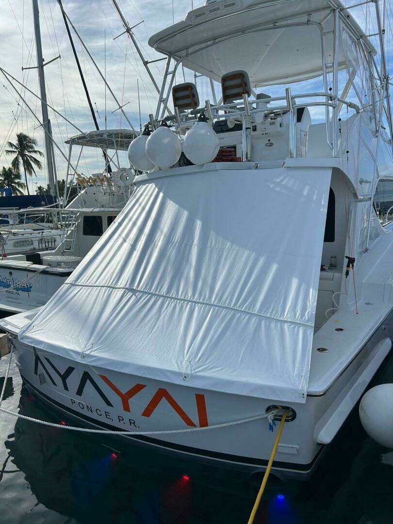 2005 Hatteras 50 Convertible - Image 2