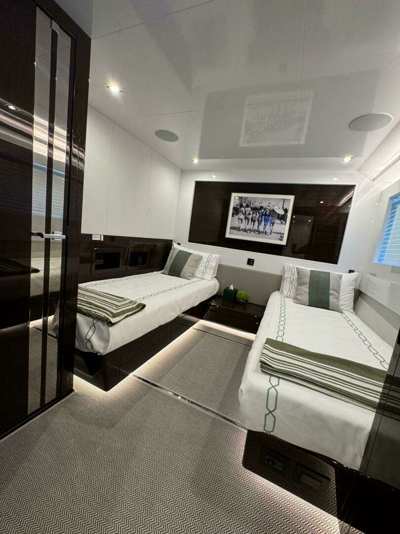 2023 Pearl 95 - Image 30