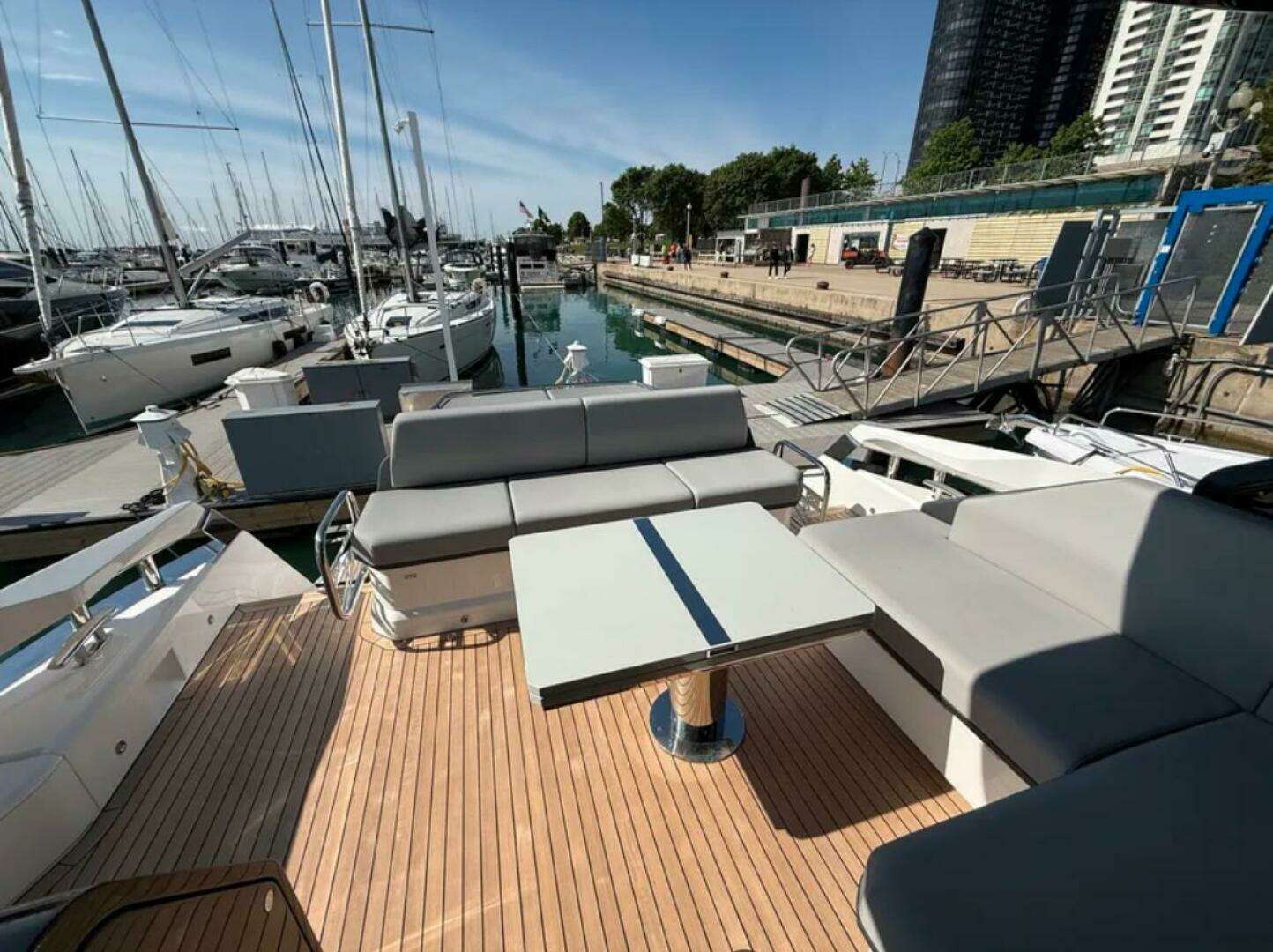 2025 Sunseeker 55 Predator - Image 33