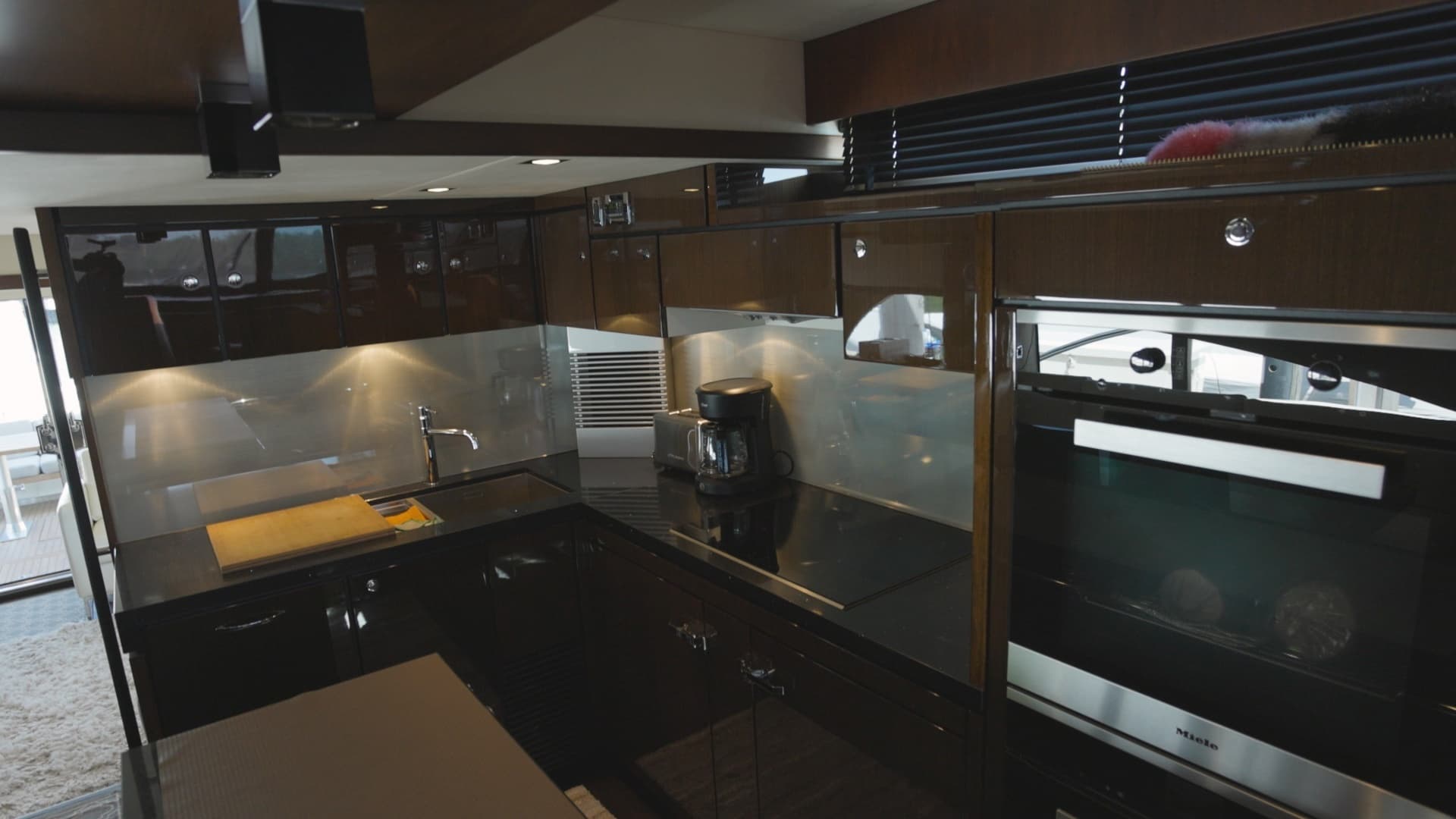 2014 Fairline Squadron - Image 20