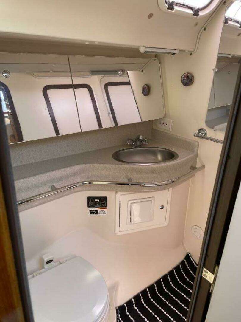 2005 Catalina 470 - Image 33
