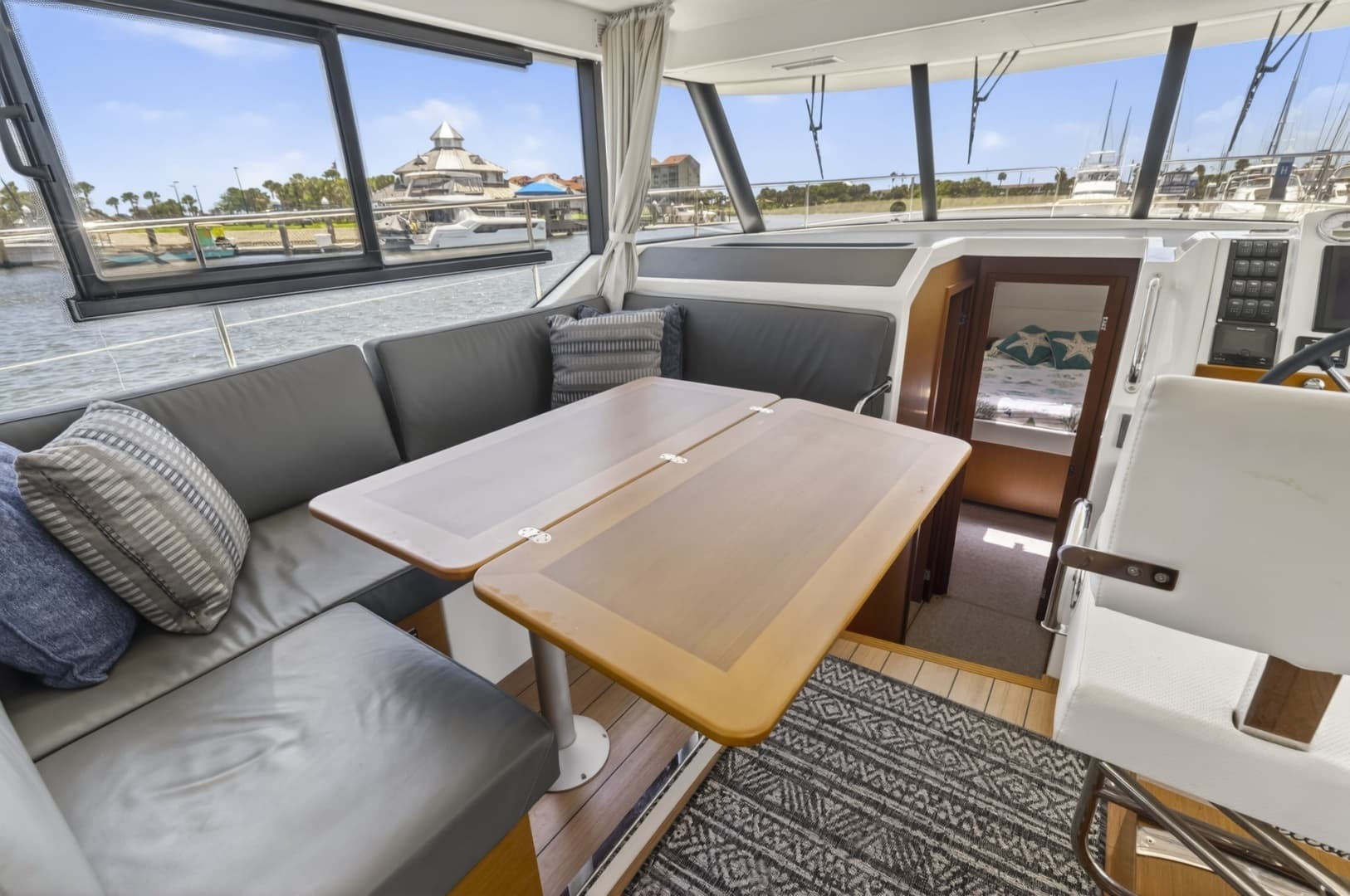2022 Beneteau Swift Trawler 41 Fly - Image 47