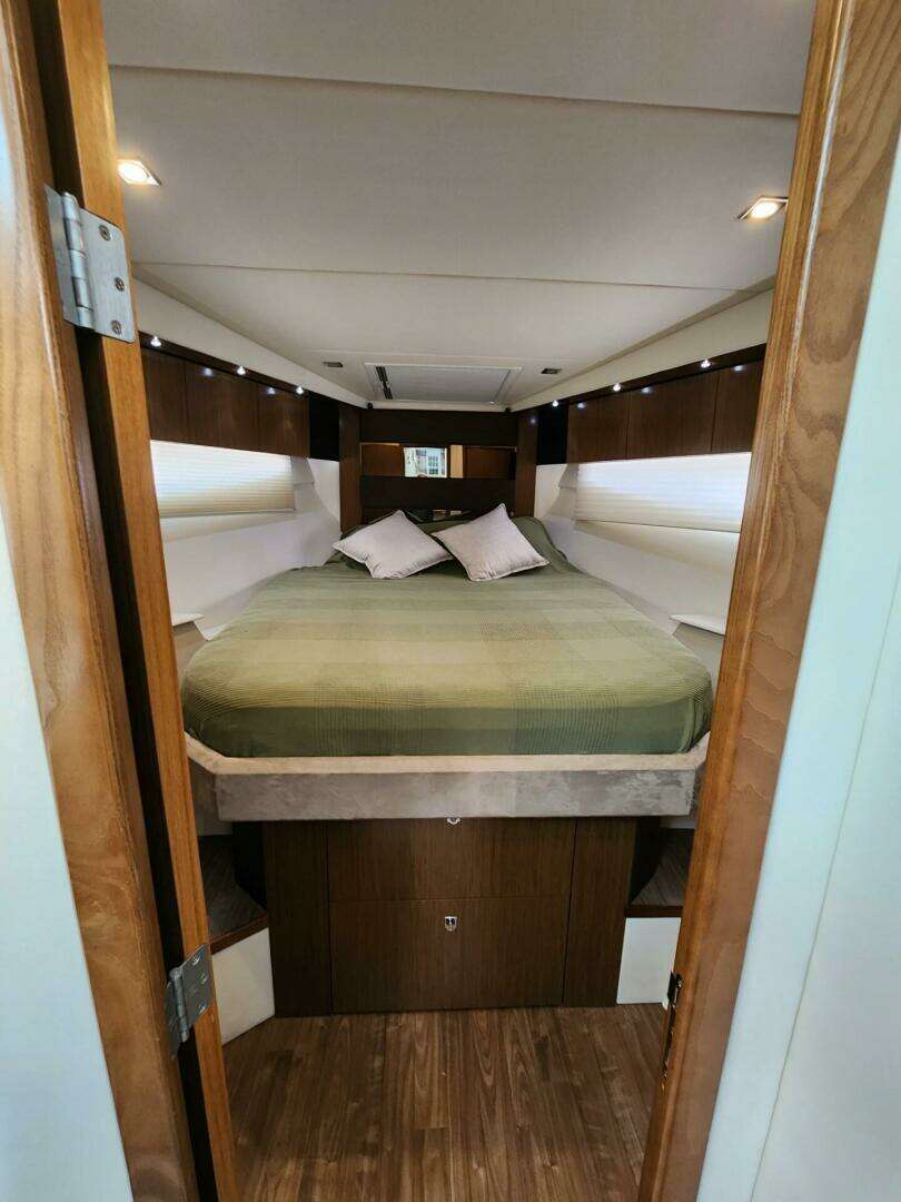 2016 Cruisers Yachts Cantius - Image 42