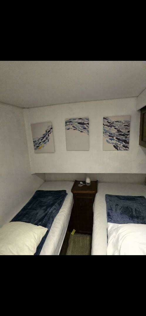 1984 Ocean Yachts — - Image 9