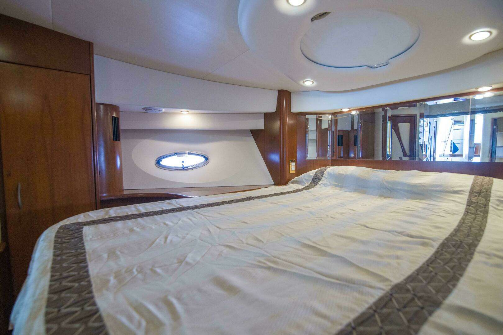 2009 Silverton 52 Ovation - Image 66