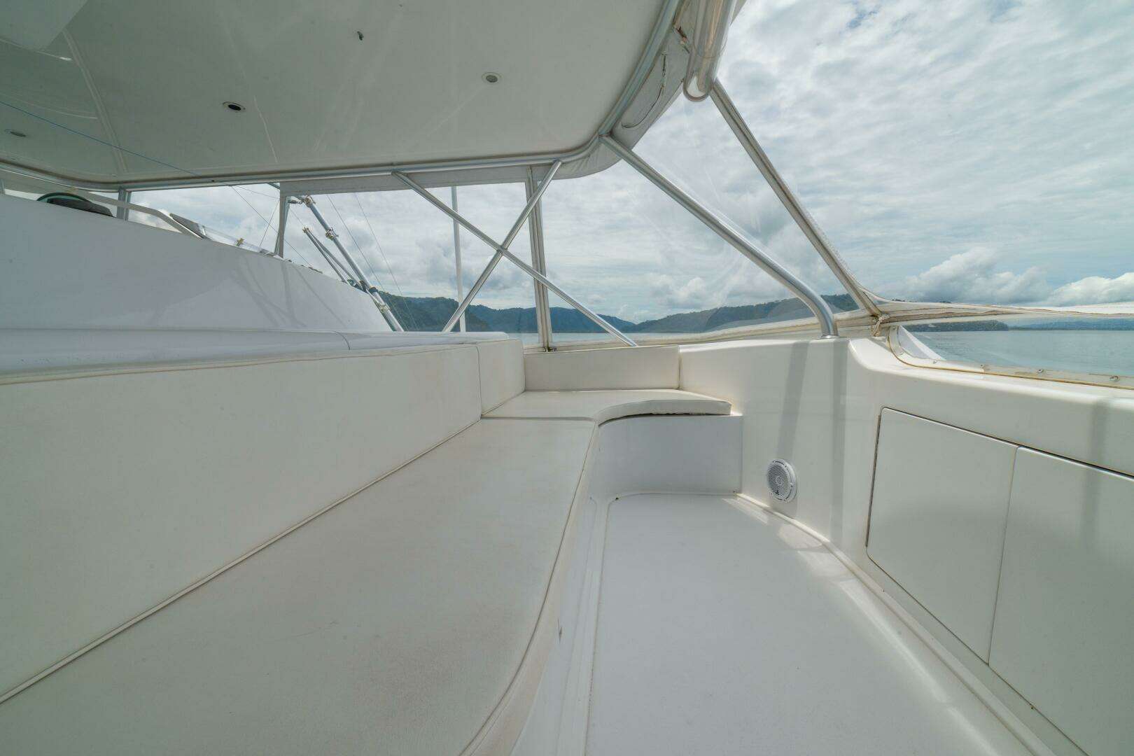 2004 Viking 61 Convertible - Image 17