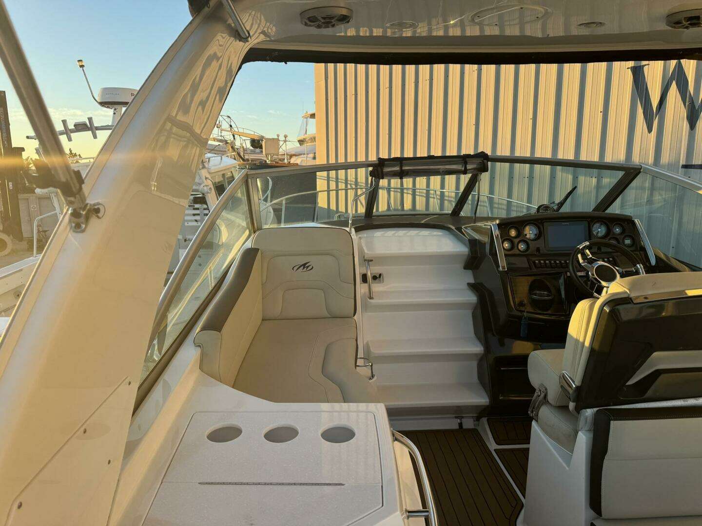 2018 Monterey 295 SY - Image 16