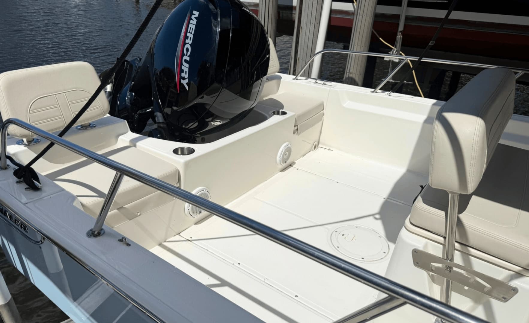 2023 Boston Whaler 190 Montauk - Image 15